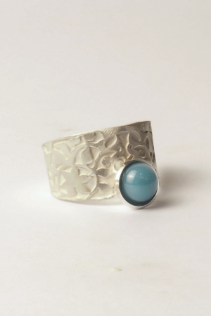 anillo alhambra joya artesanal granada espana plata de ley detalle grabado palacios nazaries