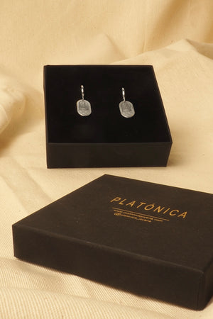 aretes amuleto llave futuro hecho en espana plata artesania online granada platonica joyeria artesanal