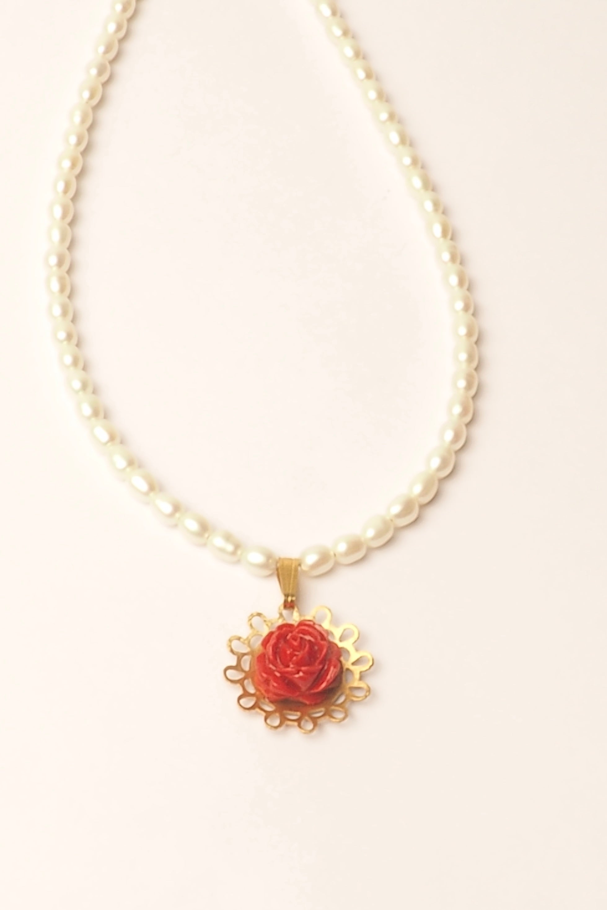 Collar de Perlas Las Flores Oro
