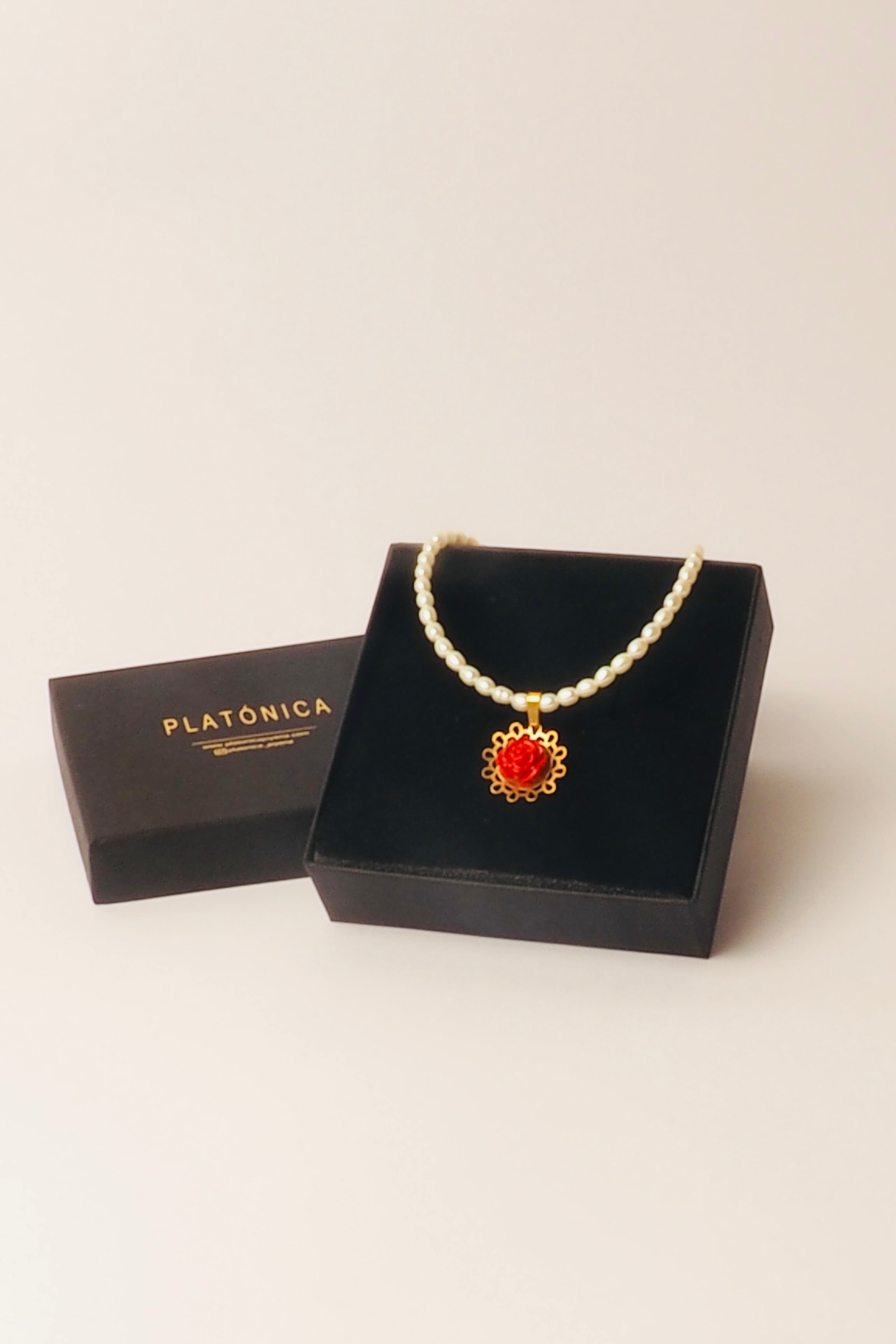 Collar de Perlas Las Flores Oro