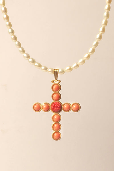 Collar de perlas  cruz de mayo oro