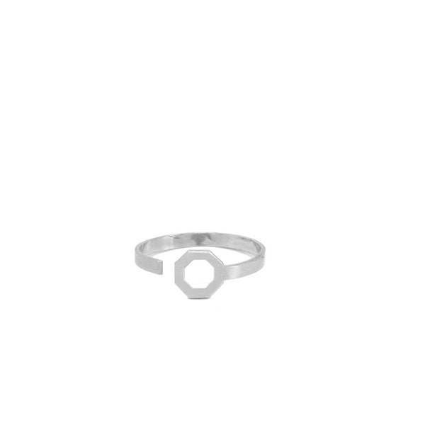SILVER DRAWN OCTOGON RING from the "MInimal" Silver collection by PLATÓNICA. A minimalist, simple, clean, casual and modern handmade jewel