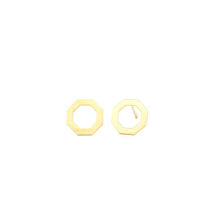 Openwork octagon earrings from the Minimal collection by PLATÓNICA. Gold plated silver. Minimalist jewelry. Contemporary jewelry. Author jewelry. Made in Granada, Andalusia, Spain. Jewelry workshop in the Albaicín. Crafts. Hand-made jewelry. Jewels made from Andalusia. Geometry. Simple and elegant style.