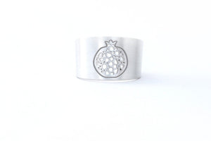 Granada Wide Ring no. 4. 925 silver. Sterling silver. PLATÓNICA, contemporary signature jewelry. manufactured in our workshop in Albaicin, Granada, Spain. Handmade jewelry. Alhambra Jewels, Granada. Granada crafts. Jewels made from Andalusia.