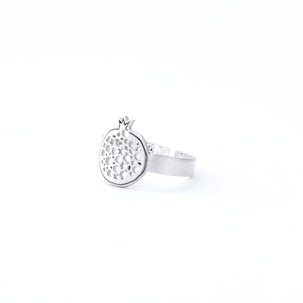 Fine ring pomegranate no. 4. 925 silver. Sterling silver. PLATÓNICA, contemporary signature jewelry. manufactured in our workshop in Albaicin, Granada, Spain. Handmade jewelry. Alhambra Jewels, Granada. Granada crafts. Jewels made of Andalusia.