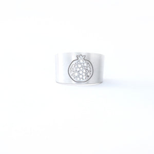 Granada Wide Ring no. 4. 925 silver. Sterling silver. PLATÓNICA, contemporary signature jewelry. manufactured in our workshop in Albaicin, Granada, Spain. Handmade jewelry. Alhambra Jewels, Granada. Granada crafts. Jewels made from Andalusia.