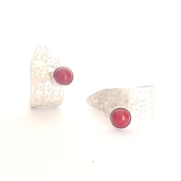 Red Nasrid Palaces detail hoops inspired by the mural decoration of the Alhambra, Granada. Signature jewelery based on the ataurique plasterwork of Andalusian architecture. Contemporary sterling silver and glass jewelry. Ethnic and sophisticated style. Made in Spain. Local crafts
