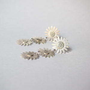 Triple daisy earrings