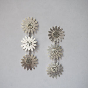 Triple daisy earrings