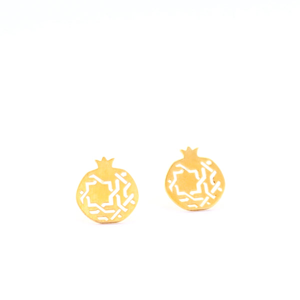 Pendiente pasante granada no. 3. . Plata bañada en oro.  PLATÓNICA, joyería contemporánea de autor. fabricado en nuestro taller del Albaicin, Granada, España. Joyas artesanales. Joyas Alhambra, Granada. Artesanía Granada. Joyas hechas de Andalucía. 